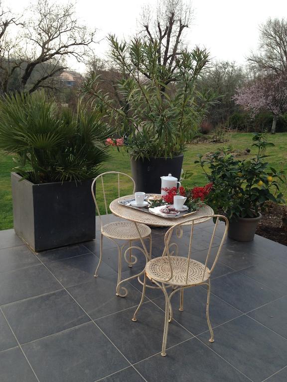 Les Camelias Bed & Breakfast Lalinde Екстериор снимка