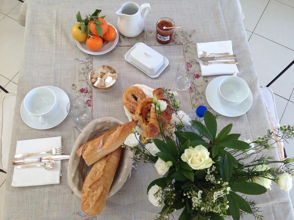 Les Camelias Bed & Breakfast Lalinde Екстериор снимка