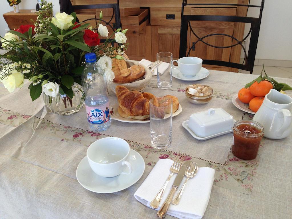 Les Camelias Bed & Breakfast Lalinde Екстериор снимка