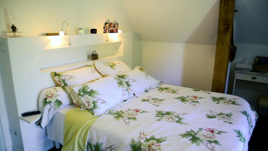 Les Camelias Bed & Breakfast Lalinde Екстериор снимка